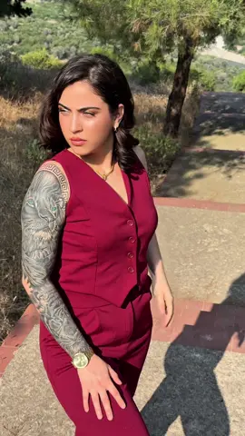 A post by @zanaaslan21 on TikTok caption: Hasretim sana🎶🫴🕊️