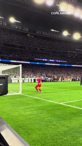 A post by @copaamerica on TikTok caption: 🕺🏻 Damián 🕺🏻 Emiliano 🕺🏻 Martínez 🕺🏻 #Dibu #DibuMartinez #Argentina #SeleccionArgentina #copaamerica2024 #copaamerica #penales