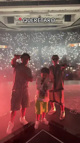 A post by @picusoficiaal on TikTok caption: Que bien la pasamos ayer en Querétaro 🔥 su energía y amor siempre nos contagian😎😎😎😎🤩🤩🤩🤩 los queremos muchísimo!! ❤️🔥