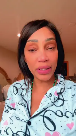 A post by @labellachanell on TikTok caption: Tu ausencia 