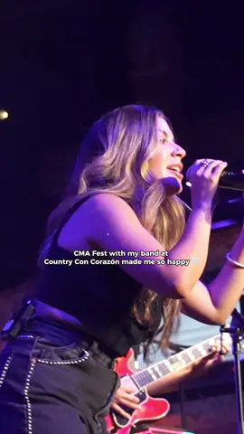 A post by @dreavasquezmusic on TikTok caption: This makes my heart full 🤍#nashville #countrymusic #cmafest #latina 