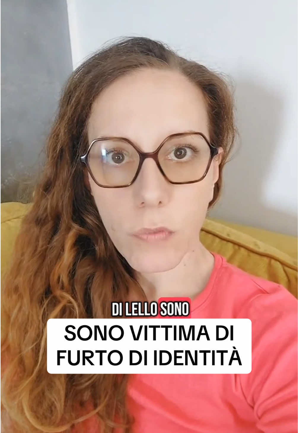 A post by @accorciabro on TikTok caption: Aiutiamo @Paola Di Lello a risolvere. 