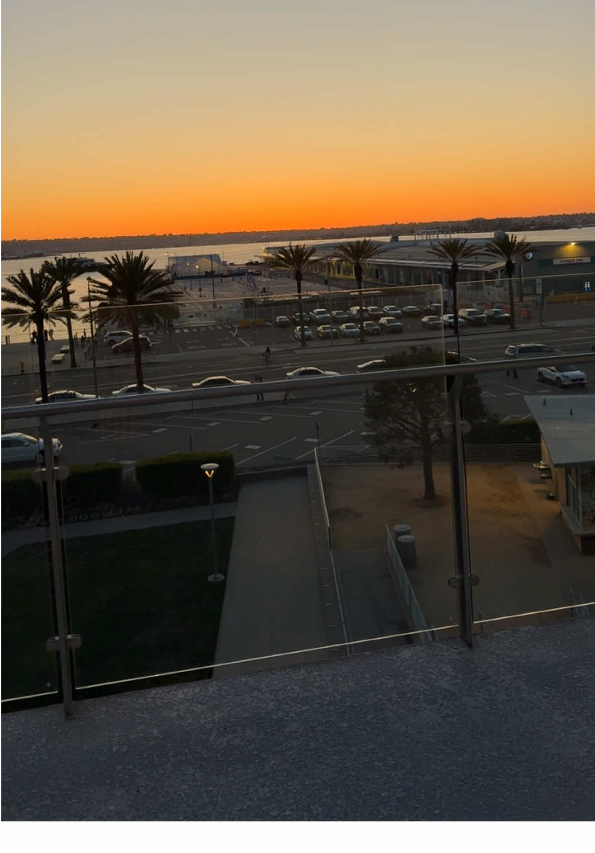A post by @aiisha_g0lden6 on TikTok caption: #sunset #fyp #cali #california #foryoupag #sunsetlover #summer 