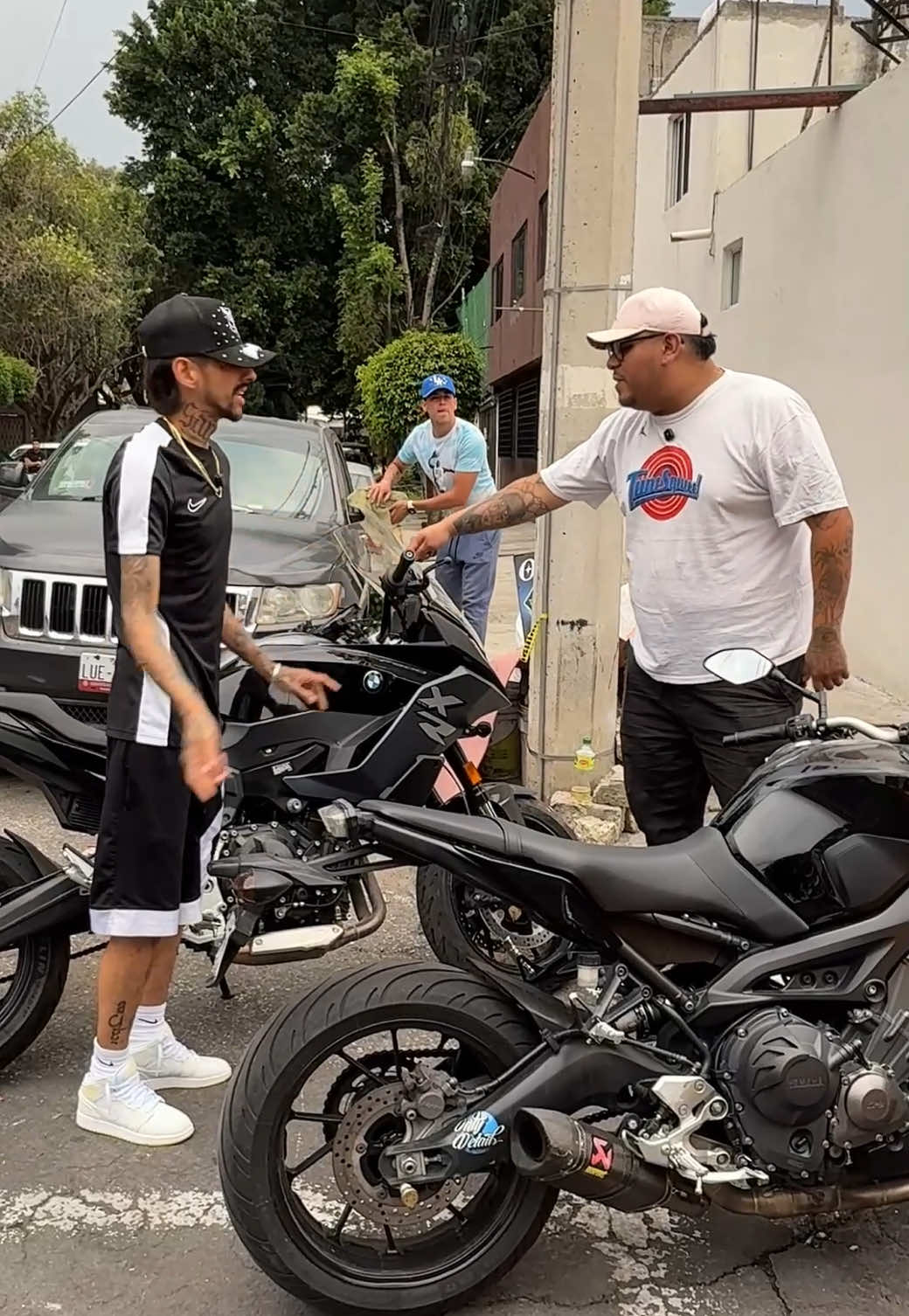 A post by @miguelbeas_9 on TikTok caption: Chale, yo que culpa tengo 🤷🏻‍♂️😂 @ValdaaSantos @Omar Izquierdo #comedia #parati 