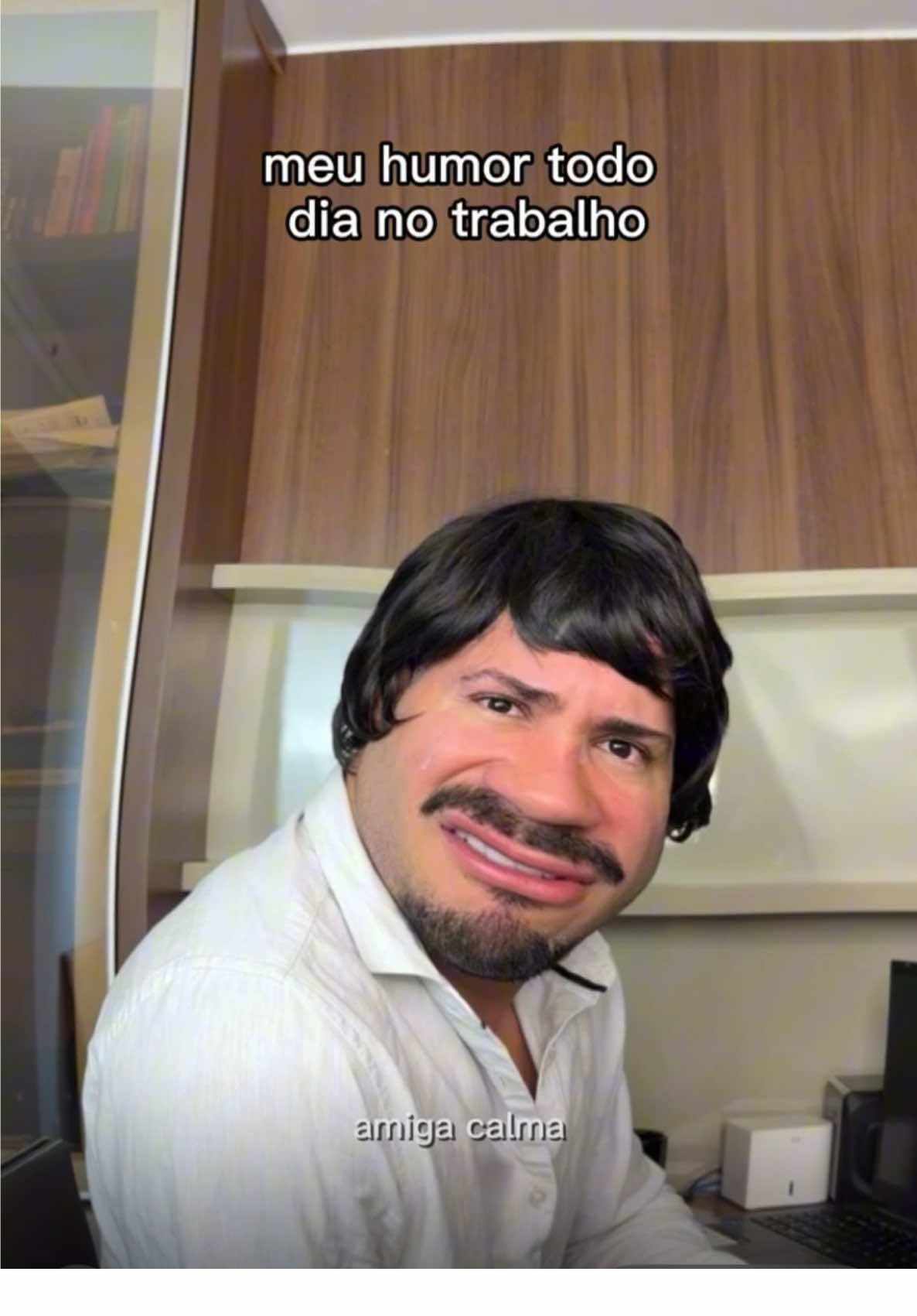 A post by @vittorfernando on TikTok caption: Sempre assim no começo do mês, né? Quando cai o benefício tudo fica diferente kkkk. E com @Alelo Brasil tem vários tipos de benefícios que deixam a vida do CLT muito mais leve, prática! Se ainda não tem, corre e pede já pro seu RH! #AleloBrasil publi