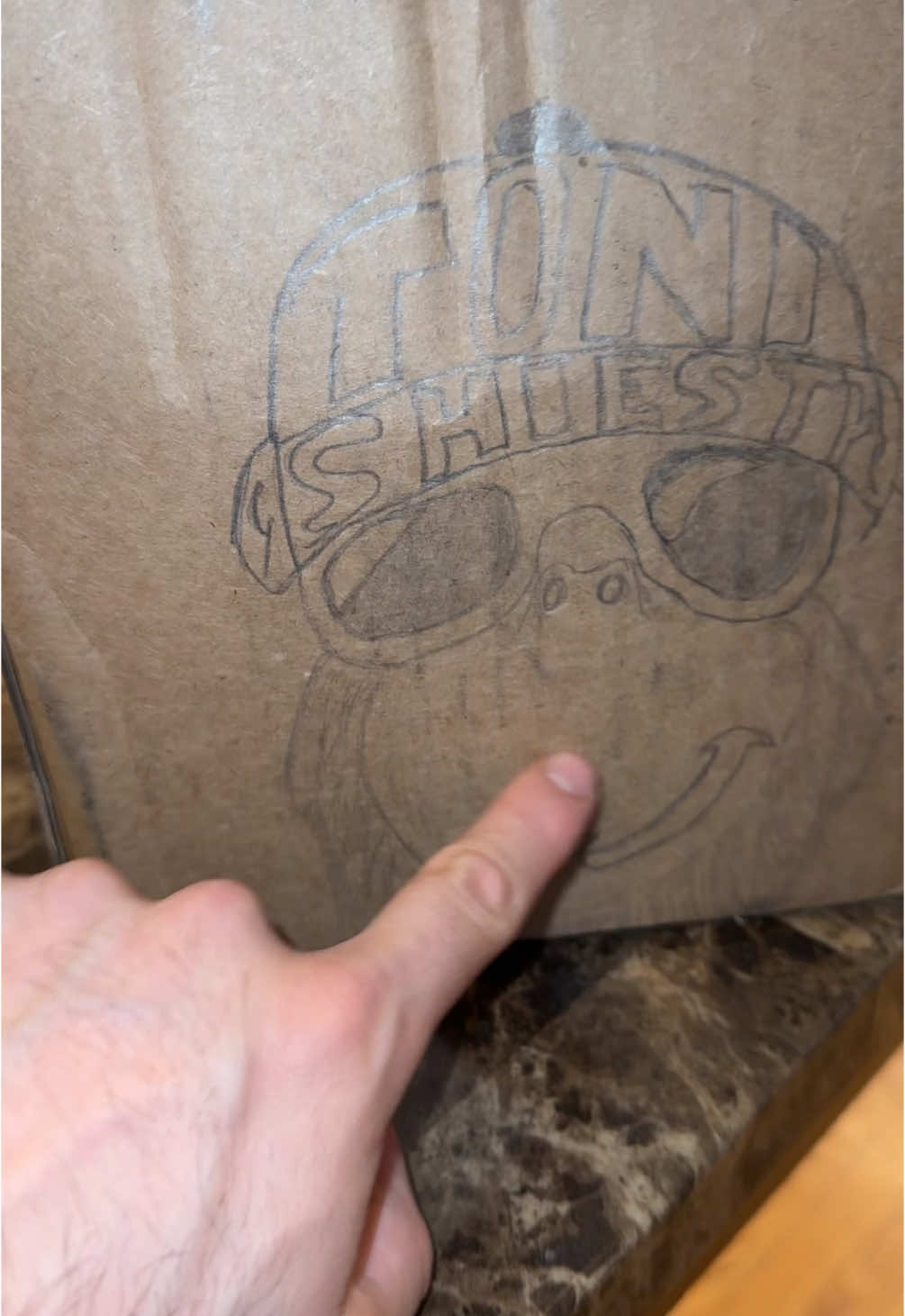 A post by @antonioslimgovea on TikTok caption: Gracias al compa @ChavaHats por el paquetazo que me mandó!💯🔥🔥🔥😈❄️👃🏻😎🧢 Te lo agradezco un chingo vale neta!!!🙏🙏🙏😃💯🔥🤣✨ig: _antoniogoveaoficial✨ #mexican#mexicano#mexicanamerican#mexicansbelike#mexicanproblems#mexicanmemes#mexicantiktok#latino#latinos#latinostiktok#latinosbelike#parati#comedia#comediante#chistoso#chiste#comediaenespañol#comediamexicana#chistesmalos#chistesgraciosos#chistesmexicanos#chavahats#gorras#gorrasoriginales#gorraspersonalizadas#gorrasbelicas @slimFATZZ Podcast 