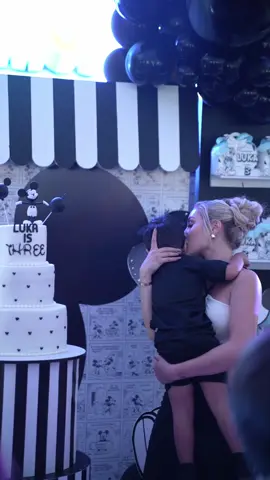 A post by @nazormaya on TikTok caption: Tu felicidad es mi felicidad🖤 no importa lo que el mundo externo diga, solo tú y yo sabemos lo que es real, TE AMO POR SIEMPRE HIJO, gracias a todxs por sus mensajes y comentarios tan hermosos, que todo lo que nos deseen se les regrese al triple mi gente, mil bendiciones😍🙏🏻 Gracias a tu papi por tu regalo y porque partiste pastel en tu cumpleaños junto con él y conmigo 🤍 🎂 y eso vale más que toda la gente que opina sin saber Y GRACIAS @Payasitas Guadalajara y más POR EL SHOW MÁS BELLO 😍