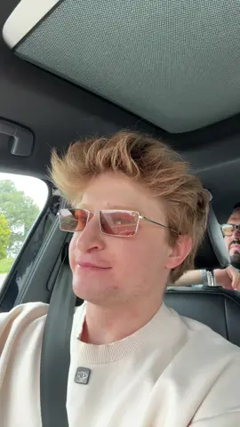 A post by @pardetresmx on TikTok caption: Bart 🍦🚙