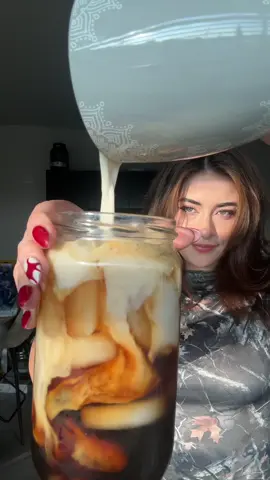 A post by @marianacantu_ on TikTok caption: CAFECITO TIMEEE!!☕️ volvimosssss