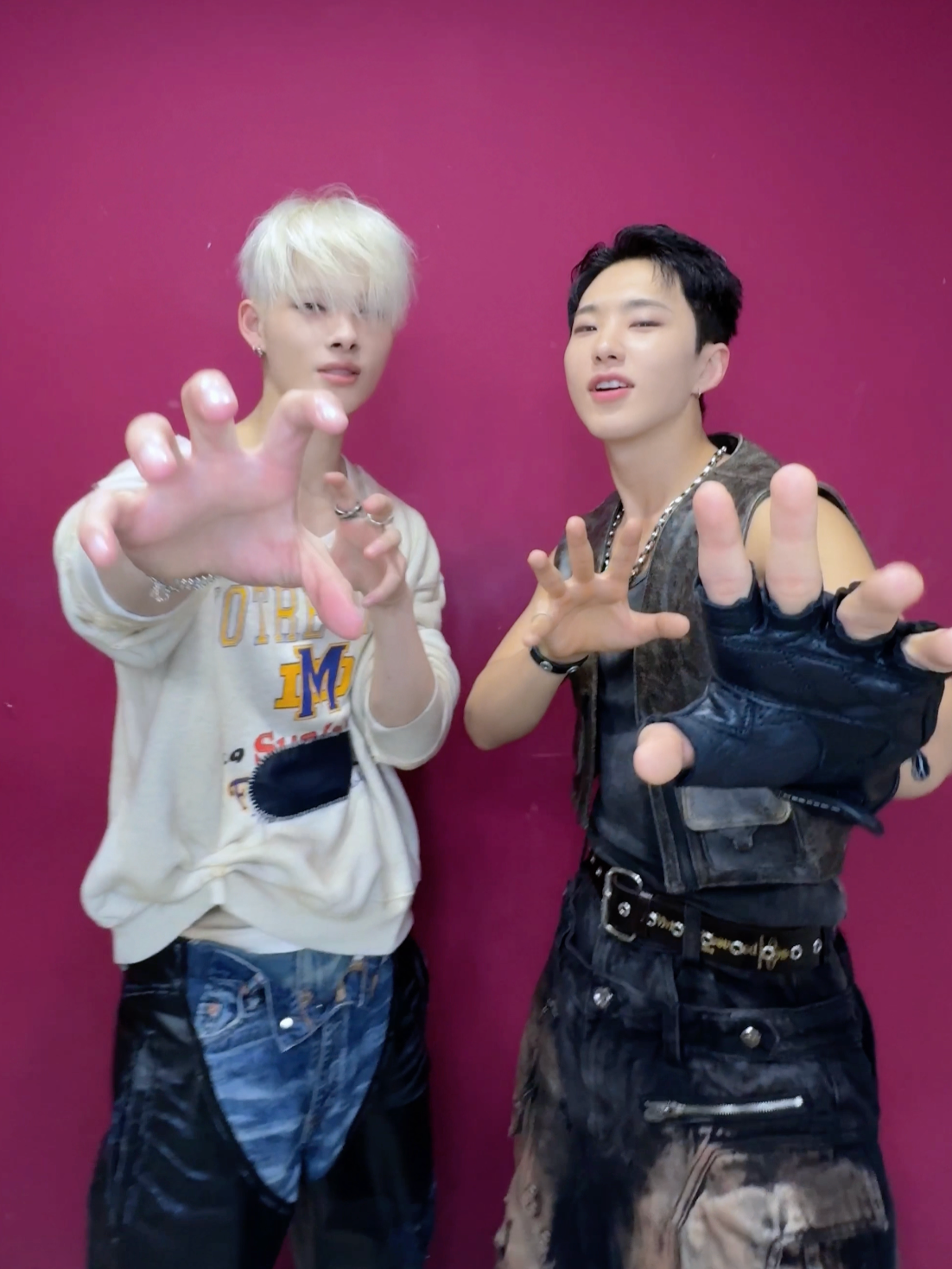 A post by @enhypen on TikTok caption: 번개 같은⚡ #BadDesire #WithorWithoutYou #HOSHI🐯 & #NI_KI😈 #세븐틴 #호시 #SEVENTEEN #DESIRE_UNLEASH #ENHYPEN @seventeen17_official