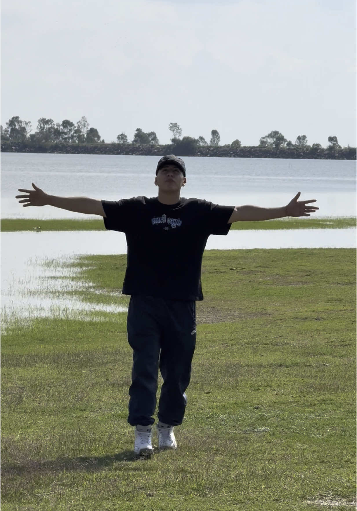 A post by @nilocreyes on TikTok caption: Creación🪞