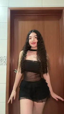 A post by @karenos11 on TikTok caption: Esto se fue mundial 