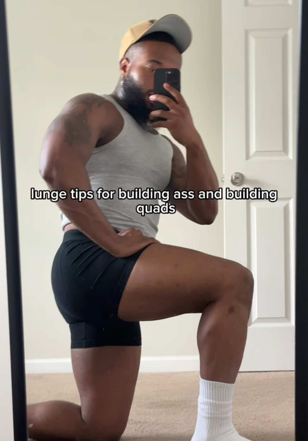 A post by @deathstrokefitness on TikTok caption: Lunge tips For Building Glutes & Quads ladies #learnontiktok #lunges #glutes #glutesworkout 