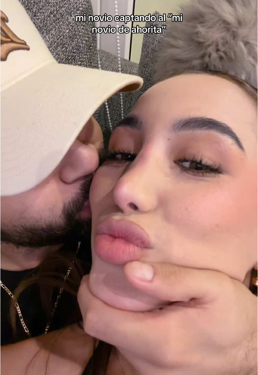 A post by @anahirioscc on TikTok caption: el más bueno para captar @ewin 