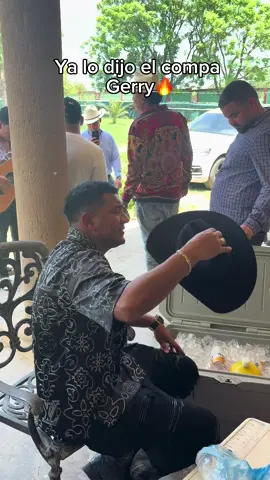 A post by @elbaby_face1 on TikTok caption: Qué hermoso canta mi Compare! @Gerry Oficial ☑️ 