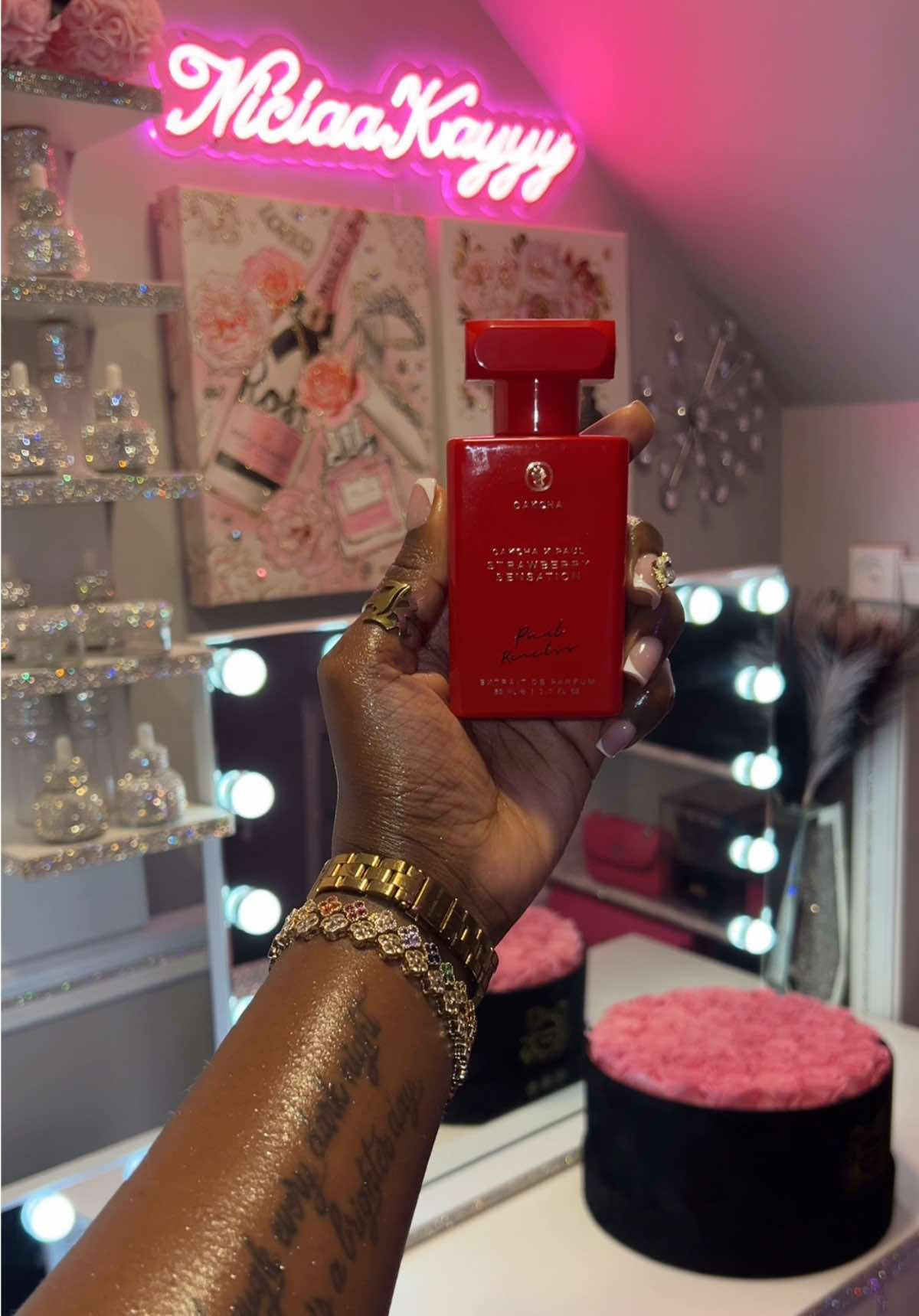 A post by @niciaakayyy on TikTok caption: Strawberry Sensation By Oakcha X Paul Reacts 10/10 For The Summer🍓🎀#fypシ #oakcha #fypシ゚viral #strawberry #perfumetiktok #paulreacts #perfumetok #perfumereview 