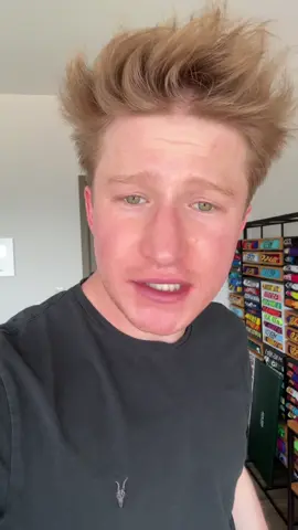 A post by @alextachers on TikTok caption: No se ni cómo llegó a ella la cámara 📸🤯