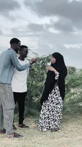 A post by @miss_fardax on TikTok caption: Kutubey xamuud iyo wiilal heer magal ah maxakala qabsaday 😂😂😂🤟#missfardax #kutubeeyxamuud @Ilhaannita @zaki qoox,🎥🇸🇴 