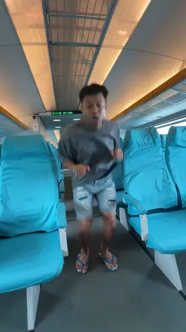 A post by @jack_papho69 on TikTok caption: กระโดด