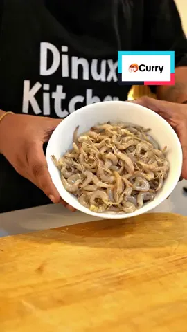 A post by @dinux_kitchen on TikTok caption: Simple Prawns curry 🦐 #whattocook #wheretoeat #tiktokvlog #dinuxkitchen 