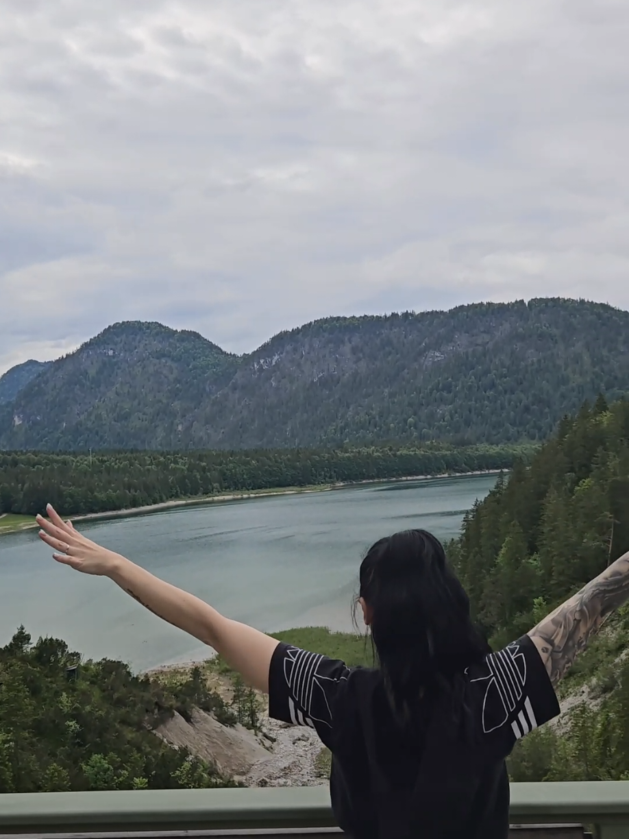 A post by @linda_mariposa on TikTok caption: 🩷