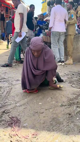 A post by @team_kaariye0 on TikTok caption: Aan isku naxariisano si alle inoogu naxariisto wll mcn muqalakan haduu ku soo gaaro shere iyo repost dhaha#otherside #kaariye #somalitiktok12 #kaariye #somalichalange #pranks 