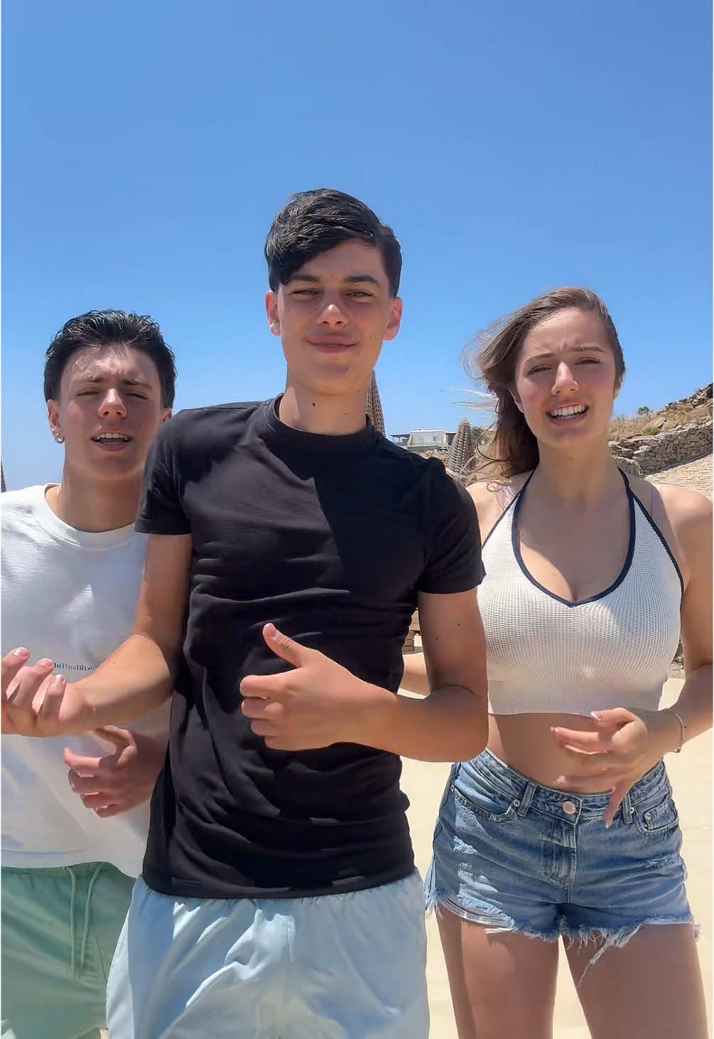 A post by @borsi___ on TikTok caption: bella Mykonos, ma il vento è un disastro, più di @Viola Silvi 🌬️ @Fabio Ferrucci 