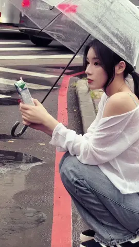 A post by @0207celine on TikTok caption: 我才不是可愛女生 是你覺得我很可愛  #回憶 #回憶殺 #氛圍感 