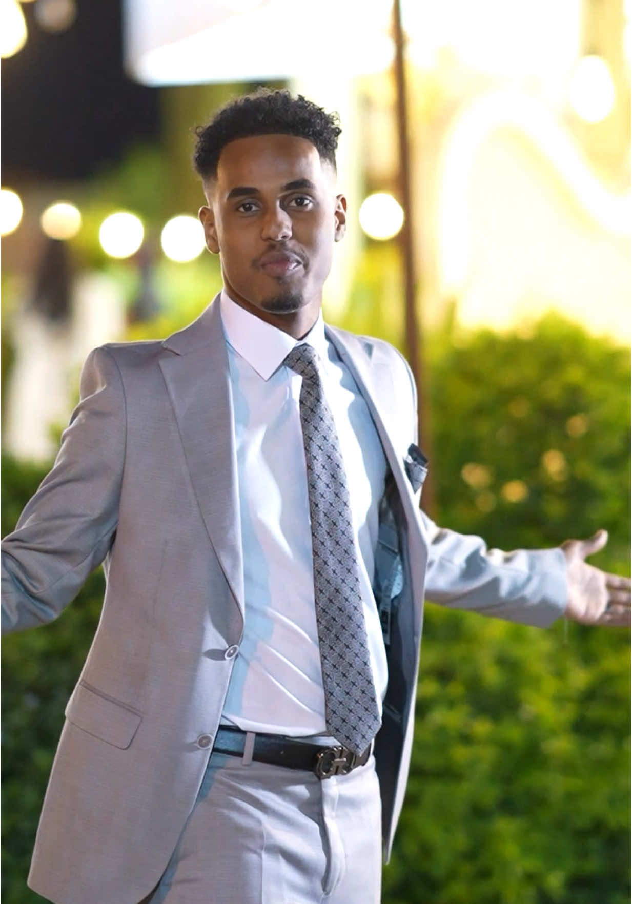 A post by @haykaloos on TikTok caption: Video gan ku qiime inta dabka mobile kaagu marayo😂😂👏🏼runtana ka sheg#hakuuul #somalilandtiktok💚🤍❤ 