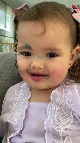A post by @kimberly_briella on TikTok caption: Sempet bingug cari make up yang aman buat anak” untungnya ada @Amara Cosmetics ini yang Kimberly dan briella PkAi Amara beauty bag,make up kit fairy tale,amara beauty bag make ul kit butterfly,dan amara filter nail polish 🥰 lengkap banget kan 