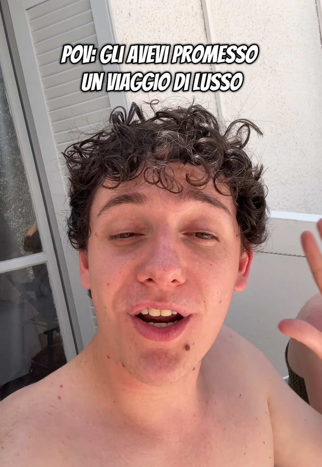 A post by @ramskupido on TikTok caption: Per cena abbiamo una mela..😂 @chiarabiancons 