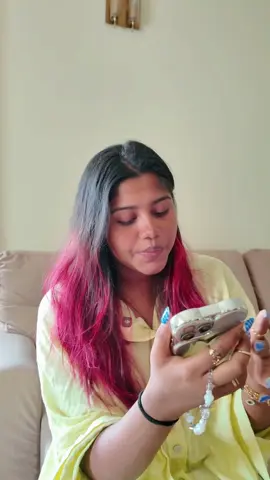 A post by @stories_of_lash on TikTok caption: අලුත් phone එකක් ගන්න ලේසිම විදිහ 😍 . #storiesoflash #tiktokentertainment #fyp #offers 