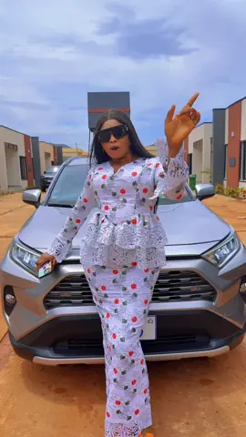 A post by @mayakaba1 on TikTok caption: KANKAN DONKI SALI 🇬🇳🦋🦋🦋🦋 vive GMD 🫡❤️