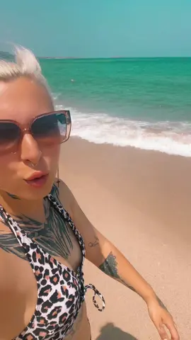 A post by @deso_latee on TikTok caption: Tut mir ja gaaaarnicht leid für alle die, die einfach nichts aus sich machen.  #fyfyfyfy #viralvideos #holidays #techtok #checkthisout #ravetok #TechTok #technomusic #fyyy #techtok #technomusic #following #creator #lipsync 