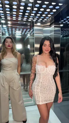 A post by @musamistral on TikTok caption: Épico 🔥✨🚨 el reencuentro 6 años después 😱🫢😳  La ONLY BLYE y la ONLY MOM 🥹@Karelyruizoficial01 #womansuportwoman #karelyruiz #marcelamistral #lamusa #colaboracion #Viral #contenido #tiktok 
