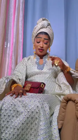 A post by @unekawsaariiene on TikTok caption: Talibe borom touba 🤧🤍#kawarienne #fypシ゚ 