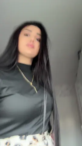 A post by @roberta_rb1005 on TikTok caption: …🤷‍♀️