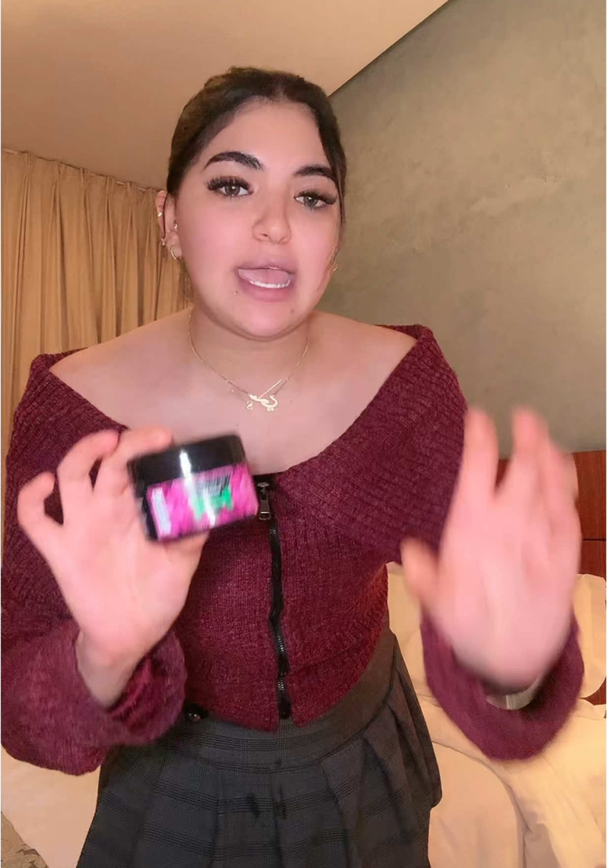 A post by @sozy_ayman11 on TikTok caption: @Beauty Queen  البيدج اهو❤️📌