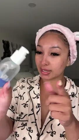 A post by @ on TikTok caption: If you have dry skin like me your gonna love thisss! So hydrating and lightweight I love it🤍 @mixsoon #mixsoonserum #hyaluronicacidserum #koreanskincare #glassskin #skincareroutine #amazon #dryskin #hydratingskincare 