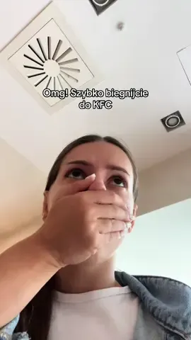 A post by @sabinitta on TikTok caption: Są jeszcze kurczaczki ale nie próbowałam 🥰 zestaw squid game w kfc 