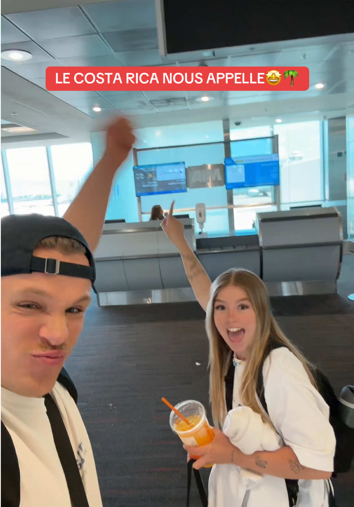 A post by @cocottee_ on TikTok caption: COSTA RICA NOUS VOICI🤩🌴 #fyp #foryou #xyzbca #costarica #costa #cocotte #voyage #trend 