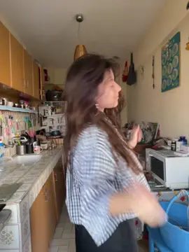 A post by @vanillira on TikTok caption: “Bu kız bapıyo abi???” gün 2  #fyp 