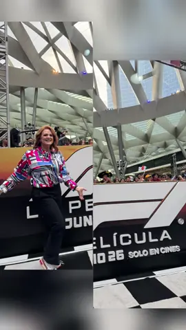 A post by @erikabuenfiloficial on TikTok caption: Una tarde increíble.  @WarnerBrosMX #F1pelicula #invitadoWB