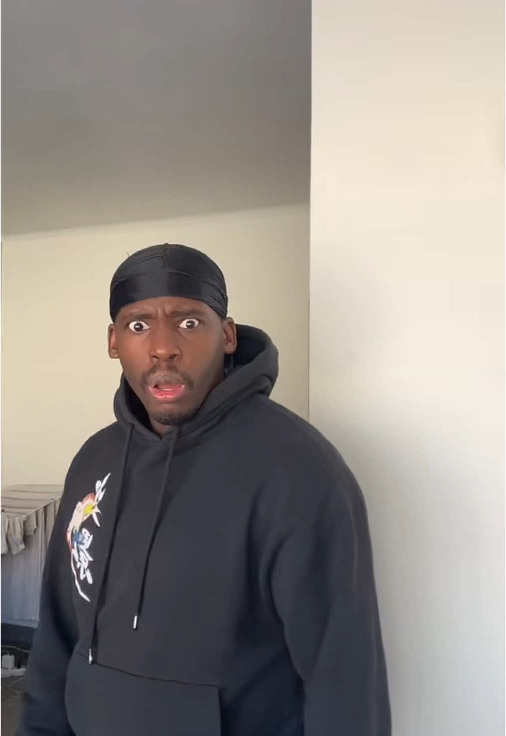 A post by @stevebradaa on TikTok caption: J’AI CHANGÉ D’AVIS 👀🤝🏿 #dbz #dragonball #supersaiyan #manga #animeedit #ww3 #fy #fyp #viral #foryou #pourtoi #trending #foryoupage #stevebrada #tiktok #challenge #collage #likе #viralvideos 