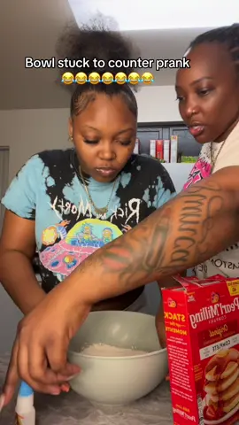 A post by @niyawiyaaa18 on TikTok caption: I should of filled the whole bowl up 😂😂😂😂 I’m really playing with my life in real time🤣 #viral #bowl #viralvideo #foryoupage #niyapranks #pranks #msfyatee #niya 