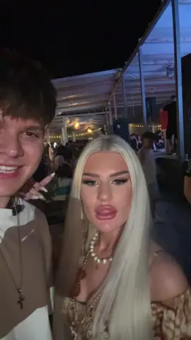 A post by @daviiidenko1 on TikTok caption: Nici marea nu mai e ce-a fost 😔 @CRISTINA PUCEAN @Andreea Bld 