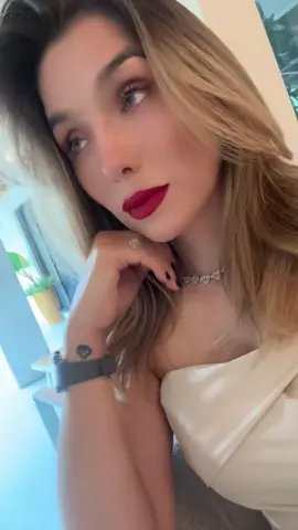 A post by @musamistral on TikTok caption: 🥹✨ #marcelamistral #lamusa #viral #contenido #tiktok #comedia 