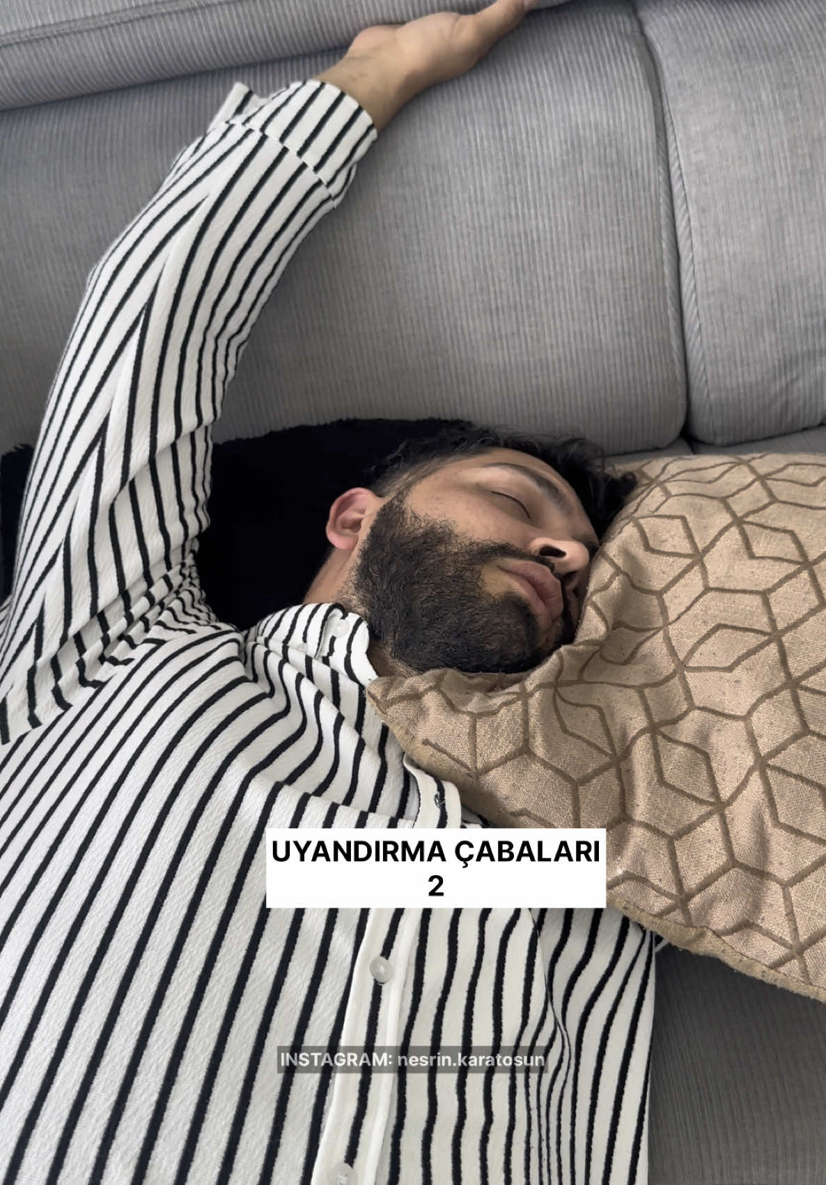 A post by @nesrin_karatosun on TikTok caption: KARNIM NİYE TOK BENİM 😂😂😂 #keşfetteyizzz 