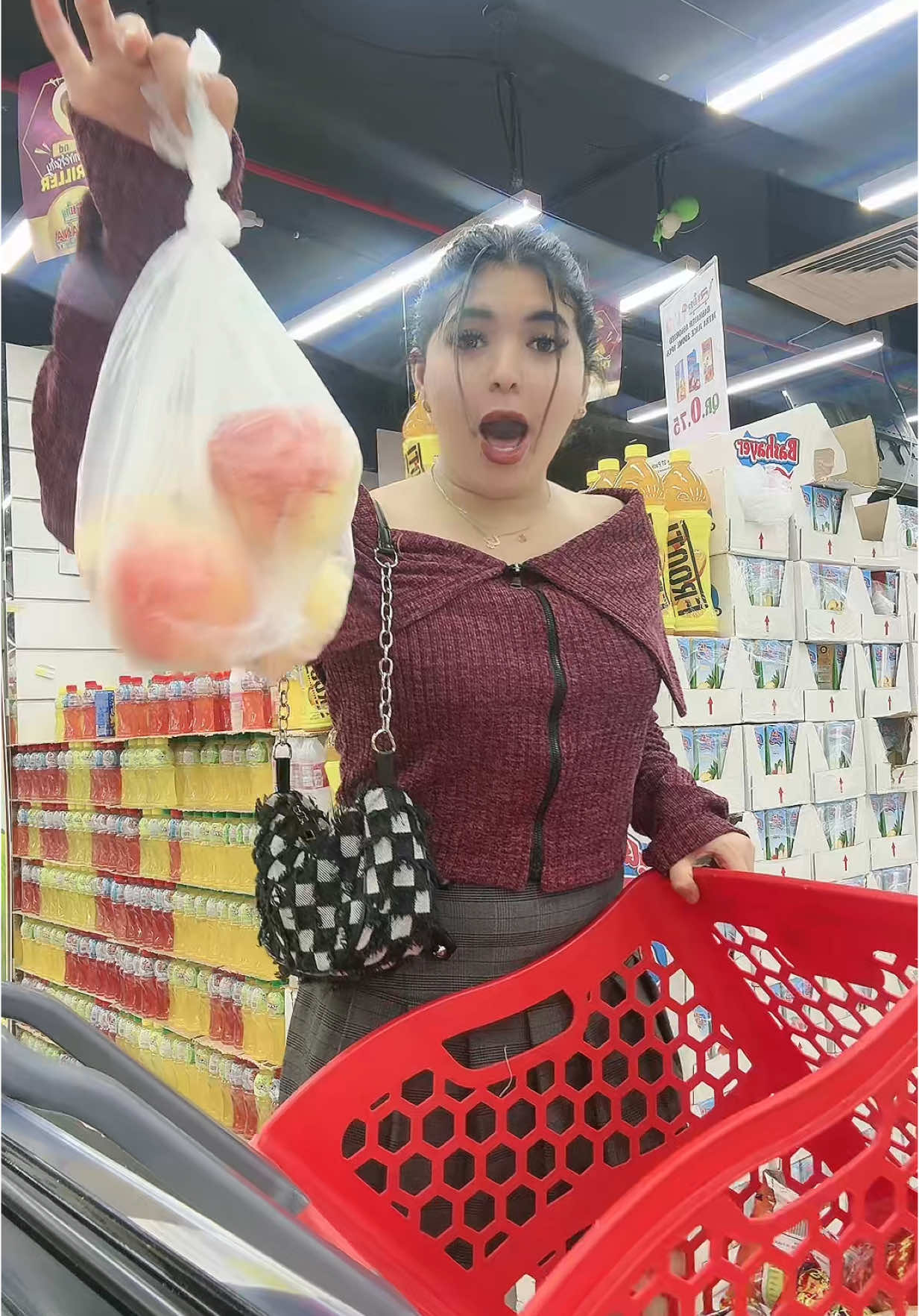 A post by @sozy_ayman11 on TikTok caption: @Esraa ApoHamoud _اسراء ابوحمود #sozy🇯🇴 