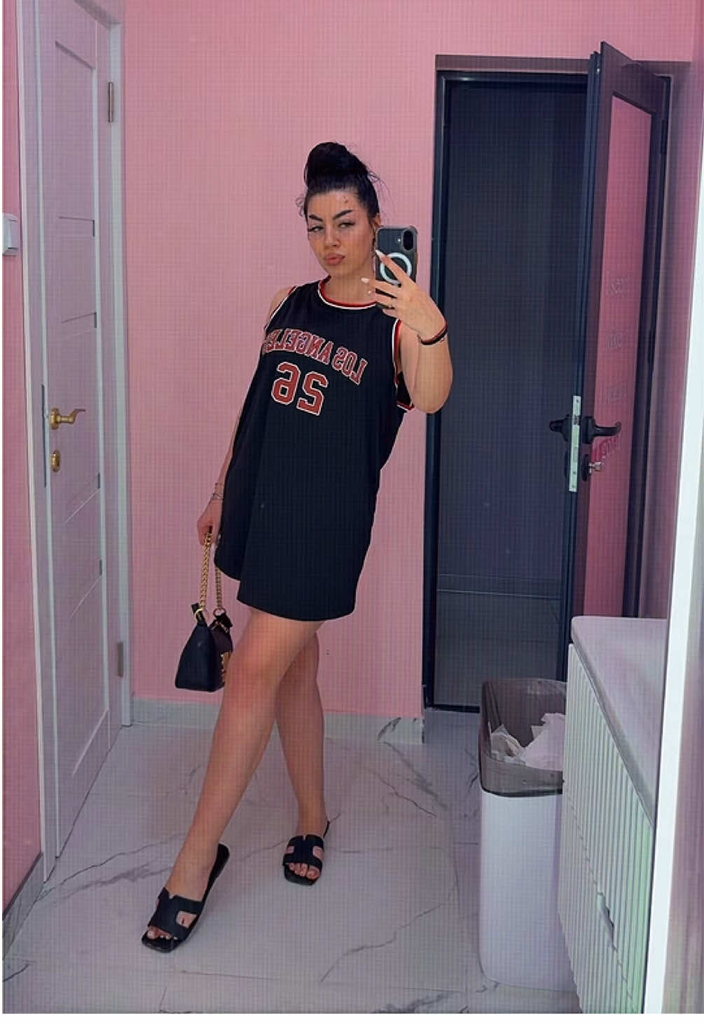 A post by @iamioana_0123 on TikTok caption: 💋💋